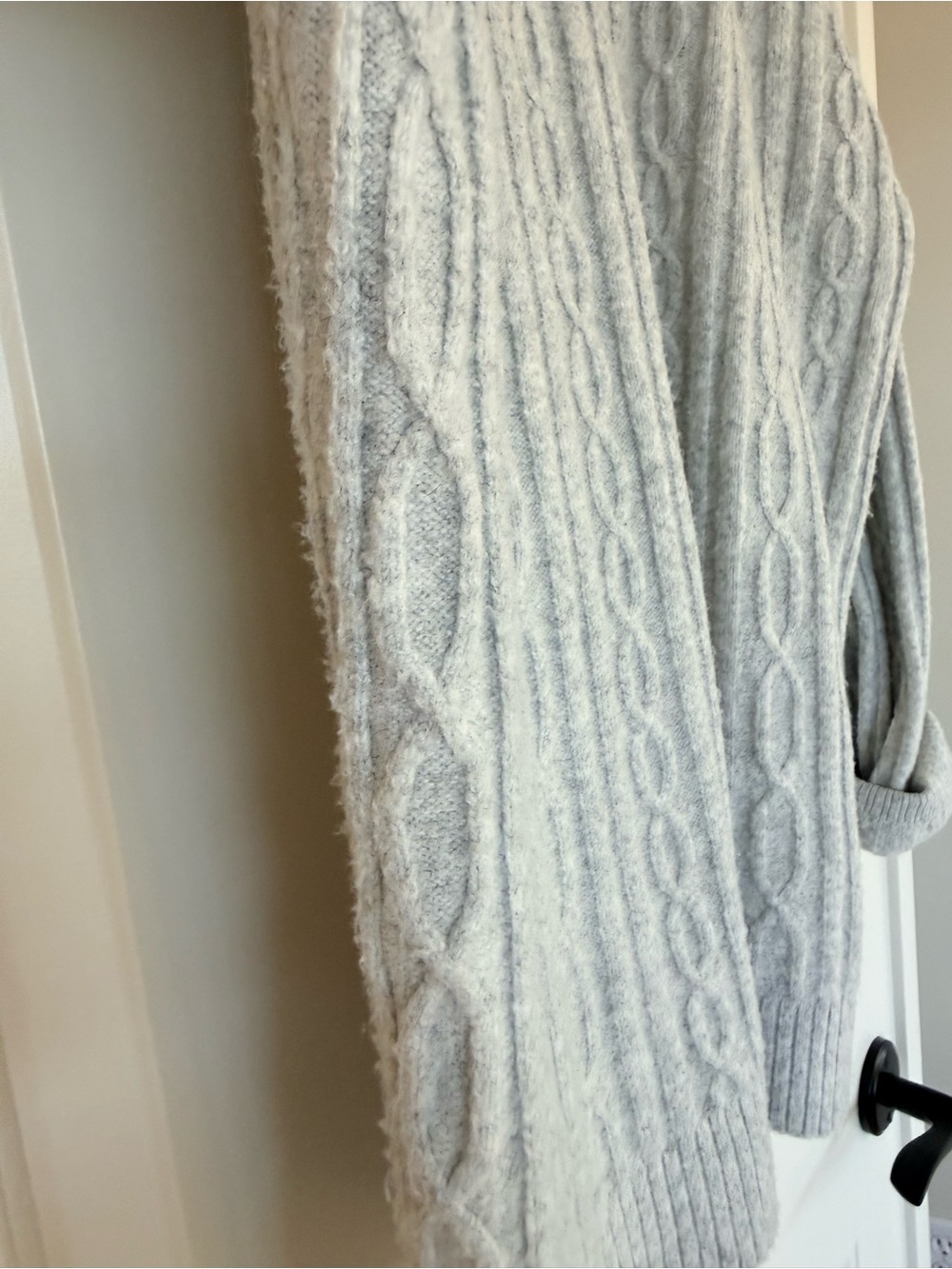 ALO Yoga Winter Bliss Cable Knit Cardigan Light Gray M - Picture 7 of 8
